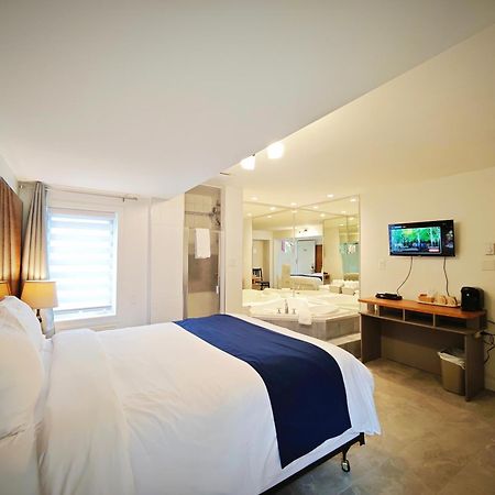 Motel Des Pentes Et Suites Saint-Sauveur-des-Monts Eksteriør billede