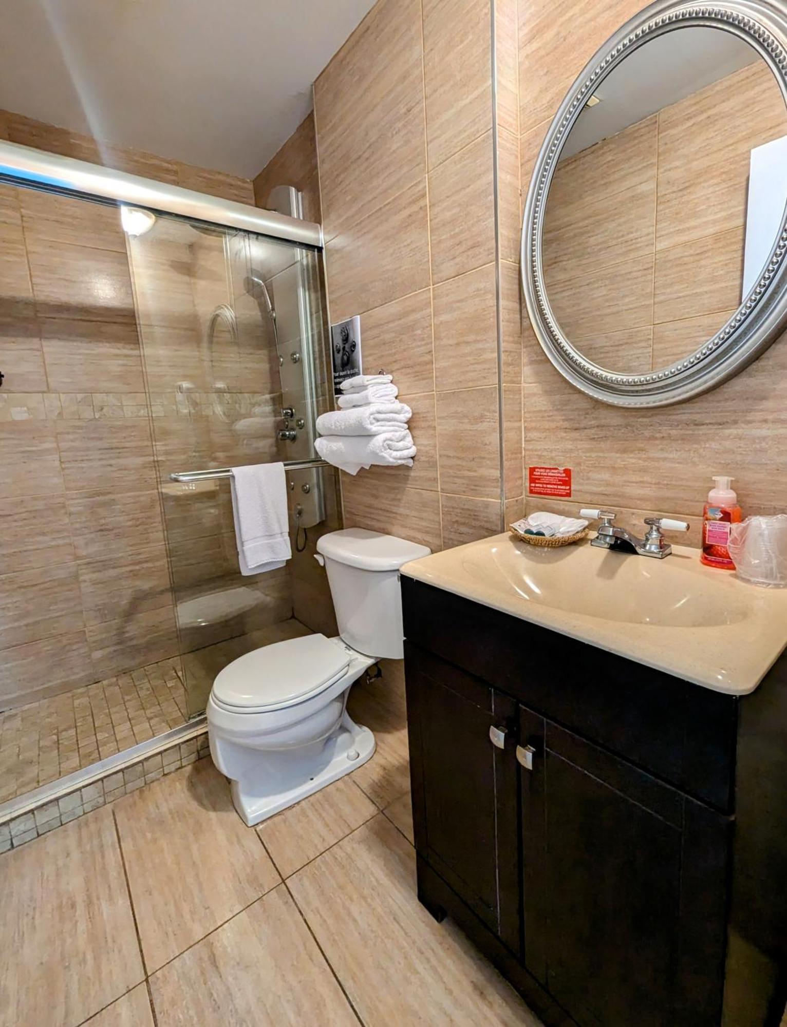 Motel Des Pentes Et Suites Saint-Sauveur-des-Monts Eksteriør billede