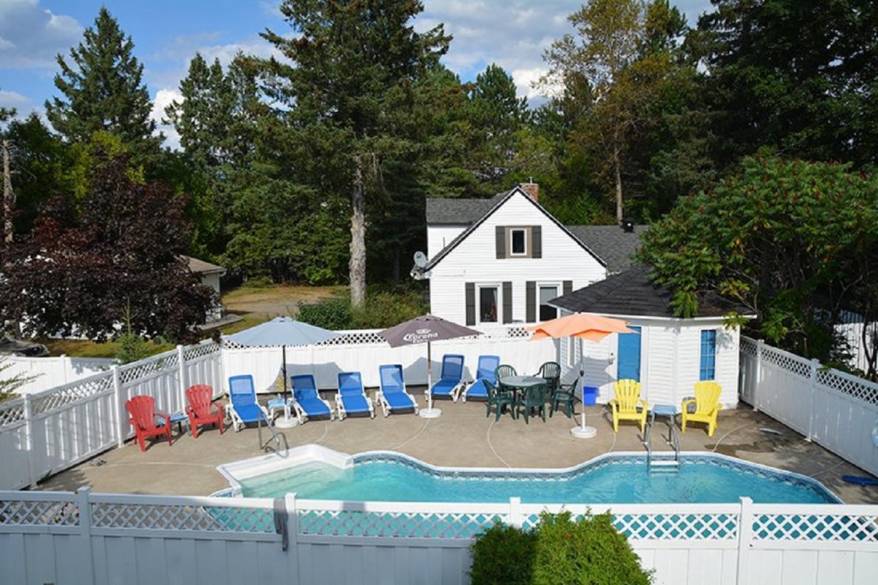 Motel Des Pentes Et Suites Saint-Sauveur-des-Monts Eksteriør billede